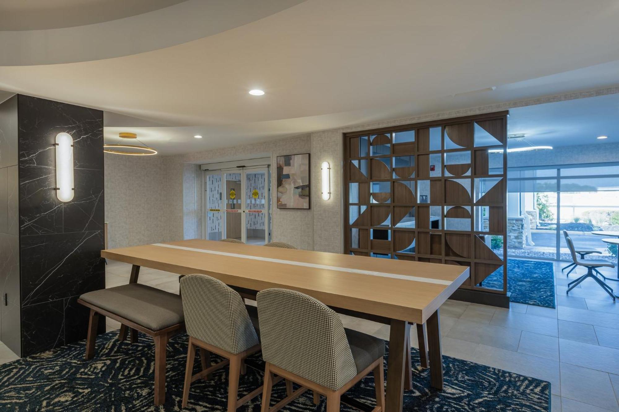 Holiday Inn Anderson By Ihg Экстерьер фото